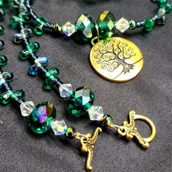 Tree of Life Pendant Green Glass Beaded Necklace - Picture 5 of 14